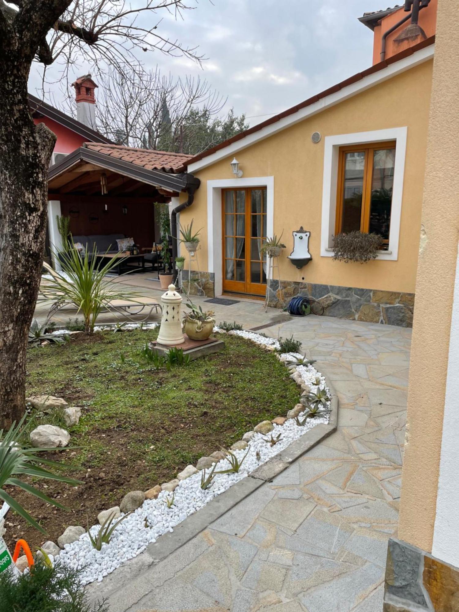Villa Noa Jacuzzi & Sauna Изола Экстерьер фото